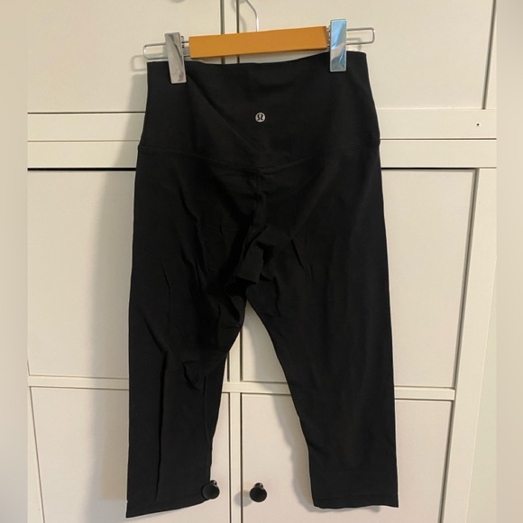 21” Align Capris - Picture 1 of 4